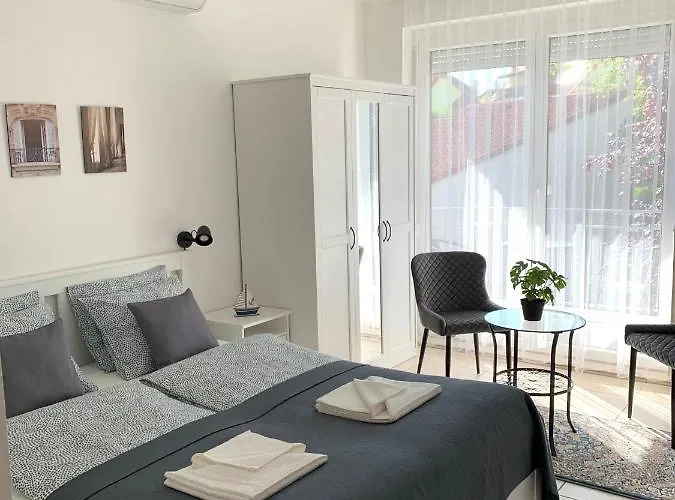 Lillybeth - Balaton בית הארחה 3*