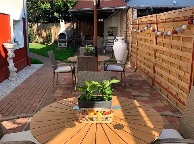 Lillybeth - Balaton בית הארחה 3*